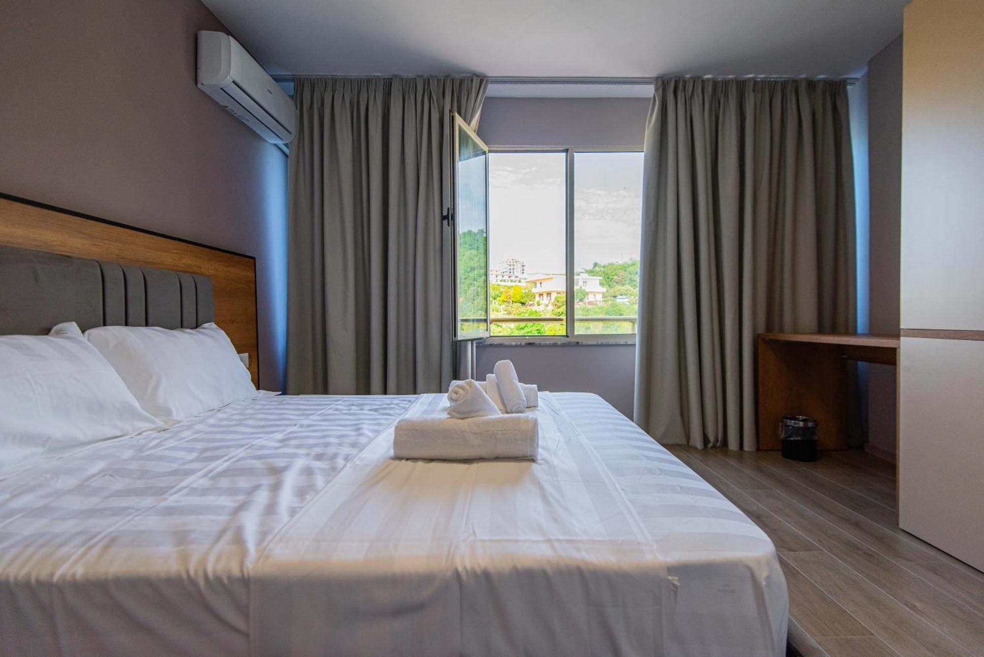Aparthotel Eda Durrës Extérieur photo